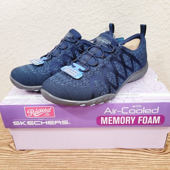 Womens Skechers Size 5 Wide Relaxed Fit Infi-Knity Navy Blue Shoes Washable NIB - Picture 1 of 7